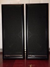 Infinity RS-425 Bookshelf Standing Speakers in Travis AFB, California