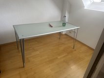 Glastable in Stuttgart, GE