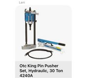 King Pin Pusher Set, Hydraulic, 30 Ton in Oswego, Illinois