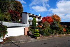 EXCLUSIVE ARCHITECT-DESIGNED HOME IN A STUNNING FOREST-EDGE SETTING – Linden in Ramstein, Germany