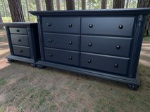 Large Broyhill Dresser & Nightstand 2pc Bedroom Set Solid Wood Navy Satin New Free Delivery in Kingwood, Texas