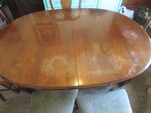 Dining room Table 6 chairs and 2 leaves in St. Charles, Illinois