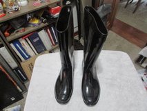Black Boots size 11W in Batavia, Illinois