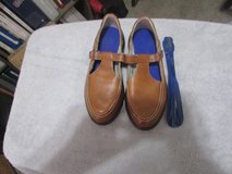 Womens Dr. Comfort shoes with shoehorn Size 9M in Oswego, Illinois