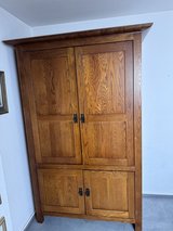 For Sale: Kincaid Solid Wood Entertainment Center in Stuttgart, GE