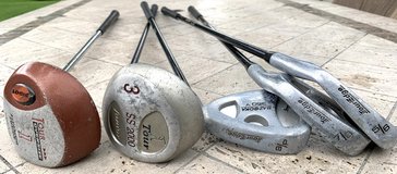 $15 Set - RH Kids / Youth Junior Golf Clubs - 2 Tour Drivers & 3 Irons in Westmont, Illinois