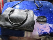 Purse and change purse combo by guess in Naperville, Illinois