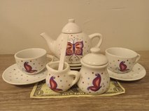 Tea set in Alamogordo, New Mexico