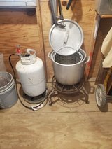 propane bottle full and burner. New regulater and pot with basket in Fort Polk, Louisiana