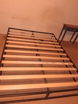 Queen bed frame in Alamogordo, New Mexico