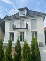 Spacious Family Home with Terrace & Balcony – Stuttgart Zuffenhausen in Stuttgart, GE
