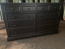 Huge Pine Broyhill Dresser Solid Wood Black Satin 10 Drawers 71x20x44 New in Houston, Texas