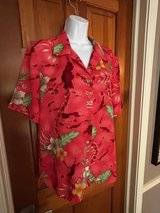 Women’s Hawaiian Print Blouse-Size 12 in Naperville, Illinois