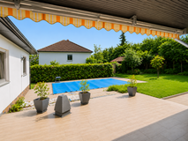 by Jess: 6 BR house with pool - 30 mins to Clay in Wiesbaden, GE