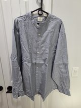 Men's Gap Shirt in Camp Lejeune, North Carolina