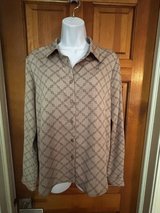 JustFab Beige Geometric Chain Print Blouse - Medium in Aurora, Illinois