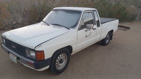 TOYOTA TRUCK - 1984 short bed  good engine and trans in Yucca Valley, California