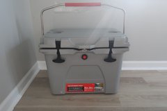 Everbilt 26-Quart Capacity High Performance Cooler in Glendale Heights, Illinois