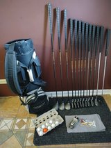 RH Men's Golf Set 1-3-5 Woods, 3-SW, Putter, Bag & Extras in Glendale Heights, Illinois