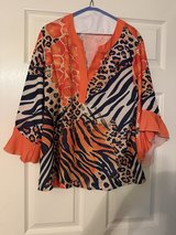 Blouse NEW never worn. in Kingwood, Texas