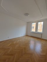 For Rent – Fully Modernized, Bright Historic Apartment in Stuttgart-Süd (3rd Floor) Location: Im... in Stuttgart, GE
