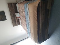 Queen size bed room set in Stuttgart, GE