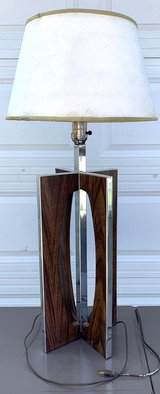 Vintage (early 1970s) Lawrin Style MCM Walnut veneer & Chrome Table Lamp in Naperville, Illinois