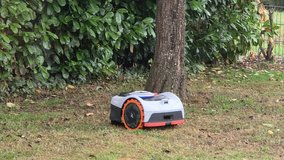 Navimow i105E Robotic Lawnmower + Cover – No Boundary Wire – RTK + Vision in Baumholder, GE
