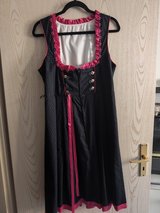 Dirndl in Wiesbaden, GE