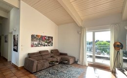 Unique penthouse with private elevator and underground garage. Great view! -central but quiet- in Wiesbaden, GE