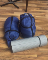 2 Vango sleeping bags + 1 sleeping mat in Wiesbaden, GE