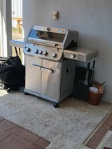 Monument Grill with cover in Alamogordo, New Mexico