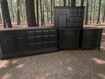 Huge Pennsylvania House Dresser Chest & Nightstands 4pc Bedroom Set Solid Wood Black Satin New in Houston, Texas