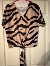 Blouse size L in Kingwood, Texas