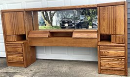 Blackhawk Furn Vtg 3pc Oak Queen bed Lit Headboard & Nightstand Towers in Westmont, Illinois