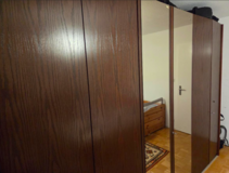 Large 3-Section Mirrored Wardrobe (301 cm Wide) – Lockable with Keys in Stuttgart, GE