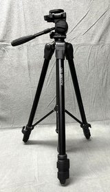 Tripod - QUANTARAY by Sunpak QSX-9502TM in Batavia, Illinois