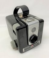 VINTAGE KODAK BROWNIE HAWKEYE BAKELITE BOX CAMERA - 1949-1961 in Batavia, Illinois