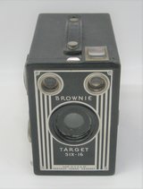 Vintage Brownie Target Six-16 Box Camera - Eastman Kodak - 1940s in Yorkville, Illinois