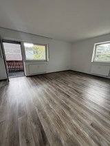 Spacious 4-Room Apartment – Approx. 114 m² / 1,227 sq ft – Balcony, Garage & Parking – Close to ... in Grafenwoehr, GE