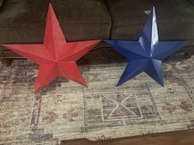 Two large metal stars in Warner Robins, Georgia