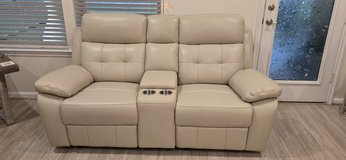 Love seat in The Woodlands, Texas