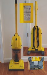Eureka The Boss SuperLite 21.0 model 402 type A-2 bagless vacuum compact lightweight corded in Shorewood, Illinois
