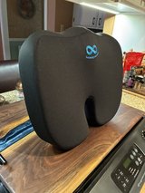 Everlasting comfort memory foam seat cushion in Fort Polk, Louisiana