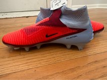 New Nike phantom 6 high elite soccer cleats size 6 in Joliet, Illinois