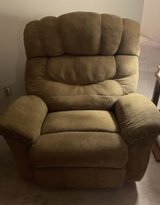 Brown Recliner in Alamogordo, New Mexico