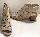 Women's 8M Seychelles Open Toe Sandals - Block Heels / Shoes in Bolingbrook, Illinois