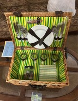 picnic basket in Alamogordo, New Mexico