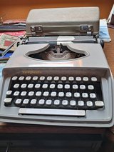 VINTAGE TORPEDO HOLDAY TYPEWRITER in Spangdahlem, Germany