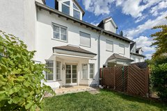 TOWNHOUSE WITH WELLNESS AREA! approx. 179m², 5-room, 4-bed, 2.25-bath, only 13 minutes Clay Kaserne in Wiesbaden, GE